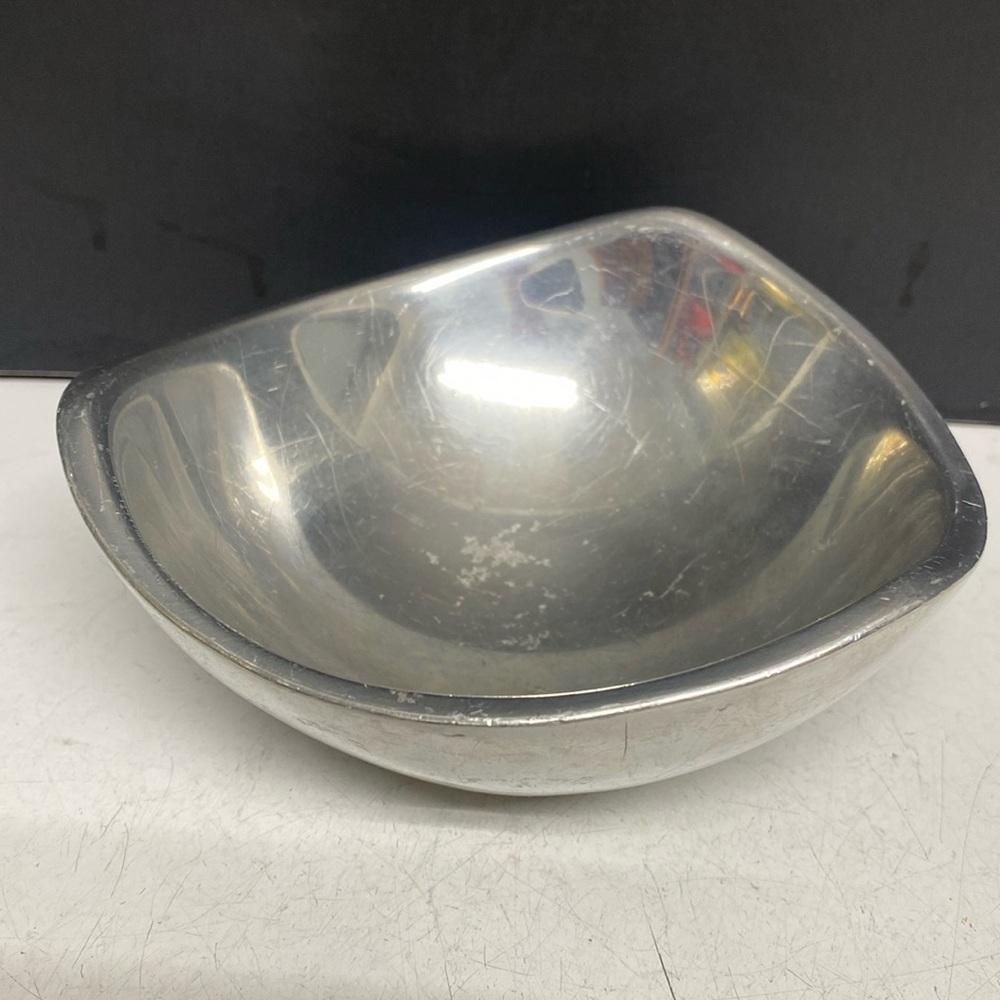 Nambé 526 Handmade Serving Bowl Tri Corner Dish Made of Aluminum Alloy Metal